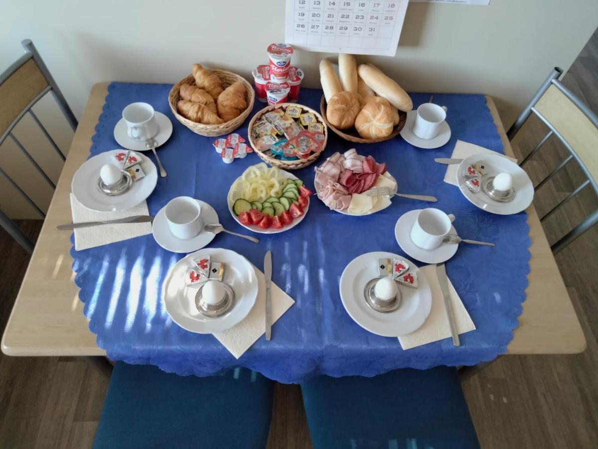 Penzion u krbu Hotel Loket Bagian luar foto